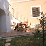 House With Wifi